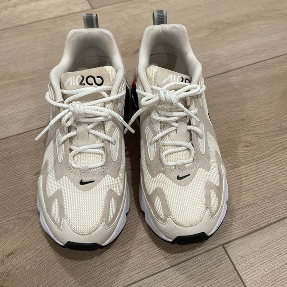 Nikes - Picture 2 of 5